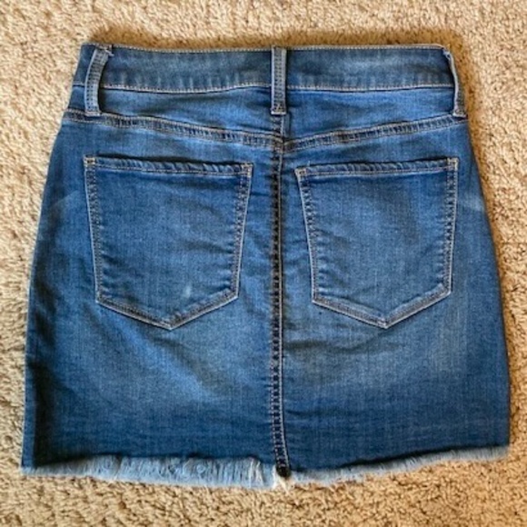 Mudd Classic Stretch Stressed Denim Skirt Size 1 - Picture 2 of 5